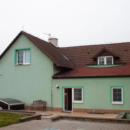 Se Spolecnym Bazenem Apartman