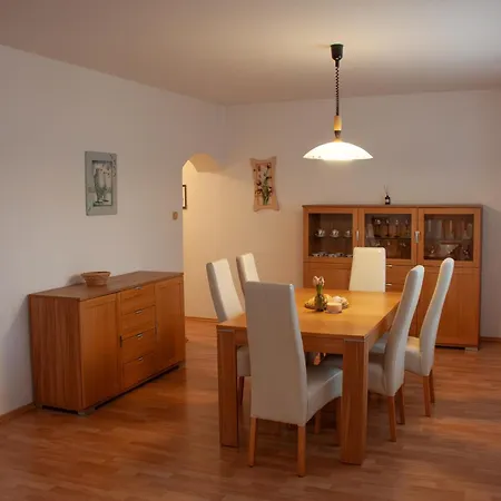 Se Spolecnym Bazenem Apartman *