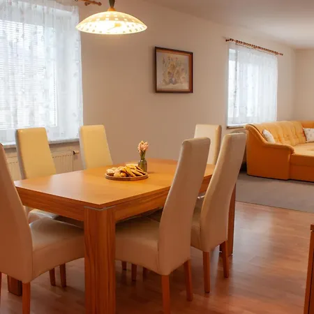 Se Spolecnym Bazenem Apartman *
