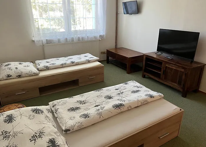 Se Společným Bazénem * Zlonice